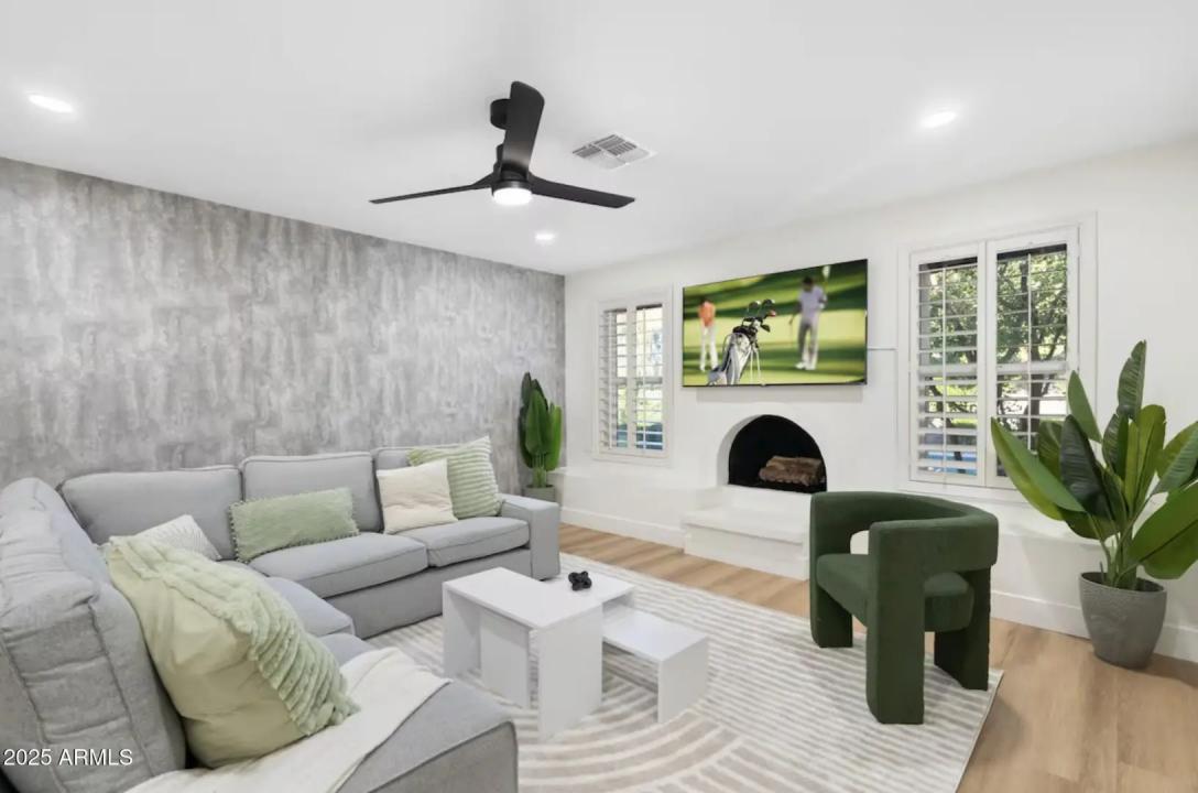 Real Estate Picture 10