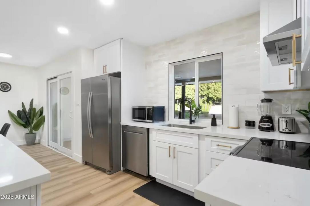 Real Estate Picture 8