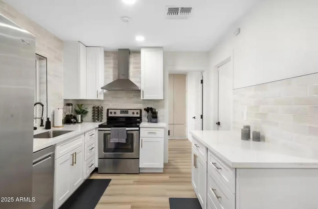 Real Estate Picture 6