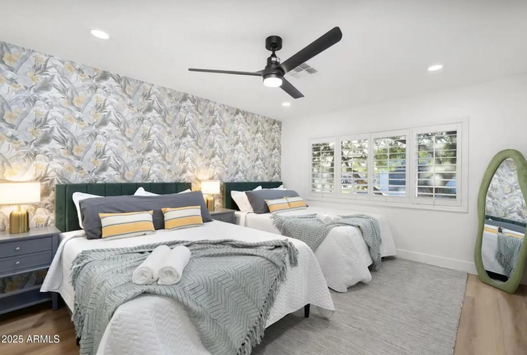 Real Estate Picture 17