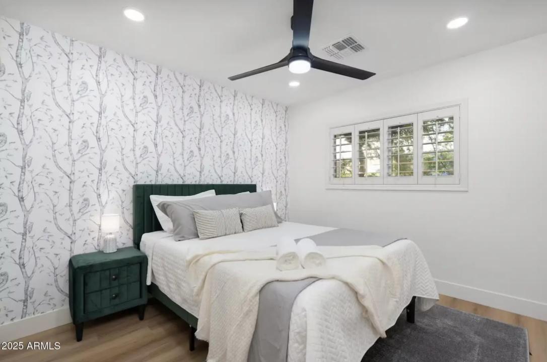 Real Estate Picture 16