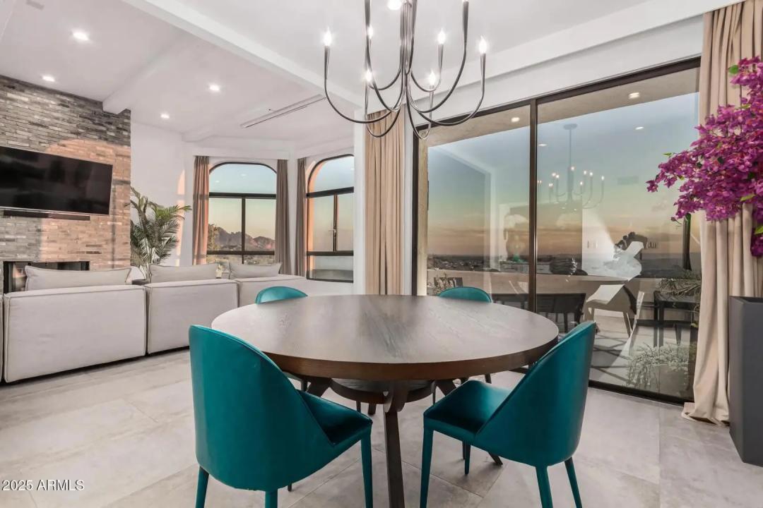 Real Estate Picture 8