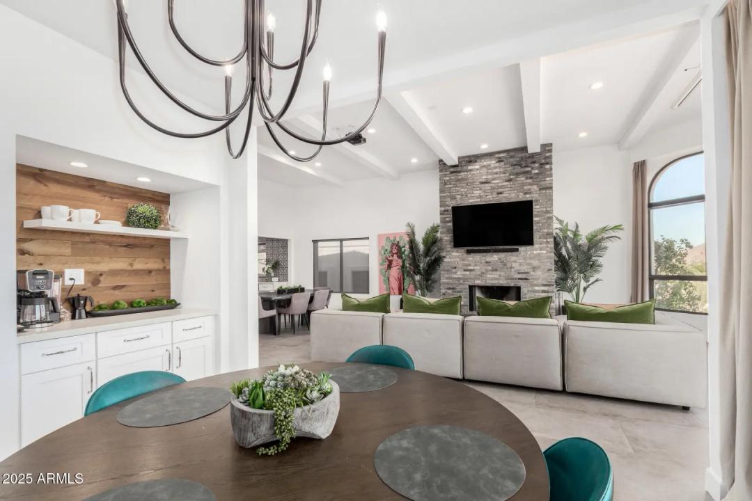 Real Estate Picture 9