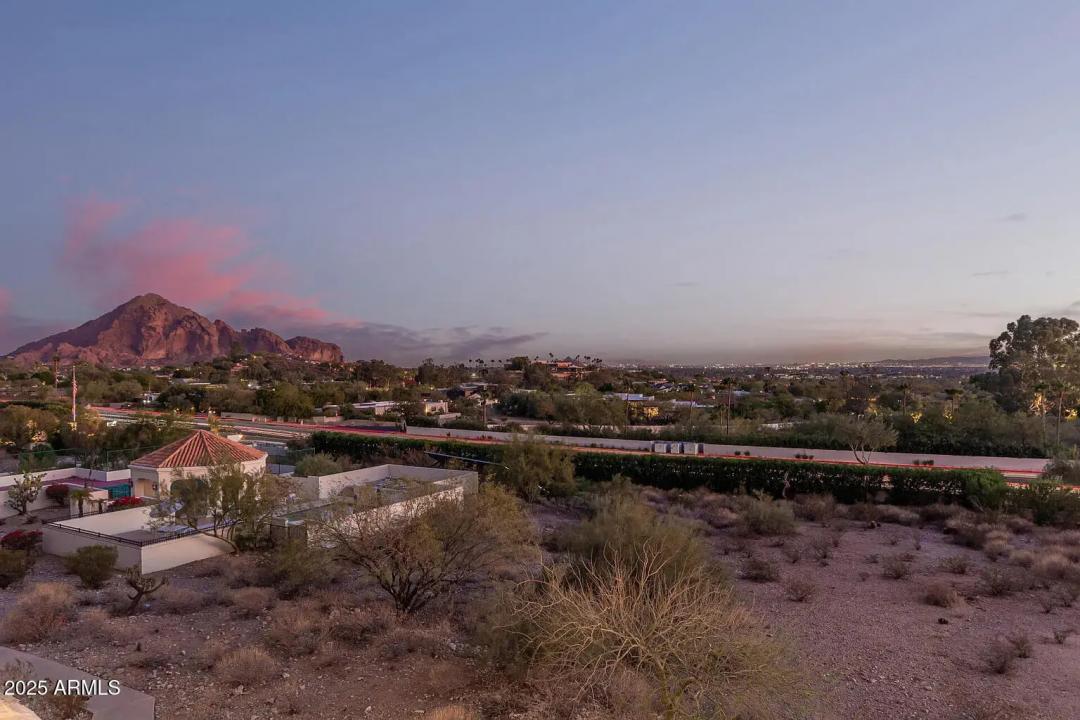 Real Estate Picture 3