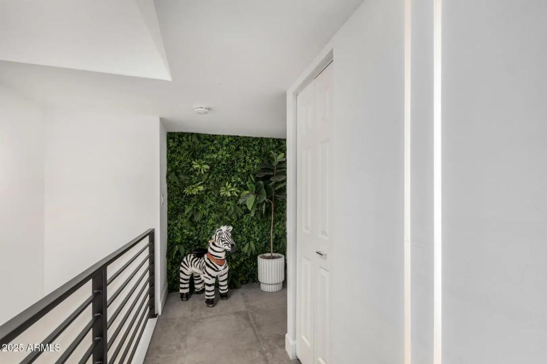 Real Estate Picture 13