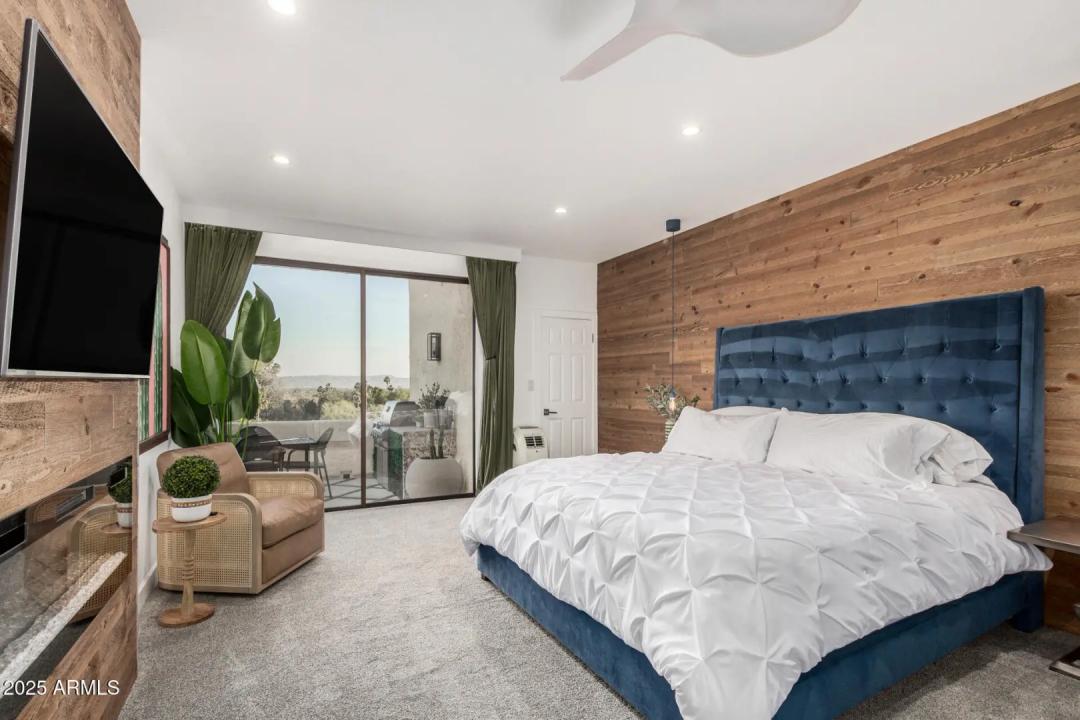 Real Estate Picture 14