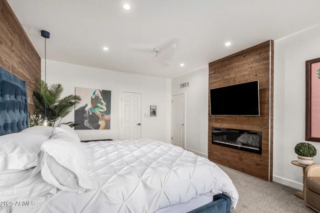 Real Estate Picture 16