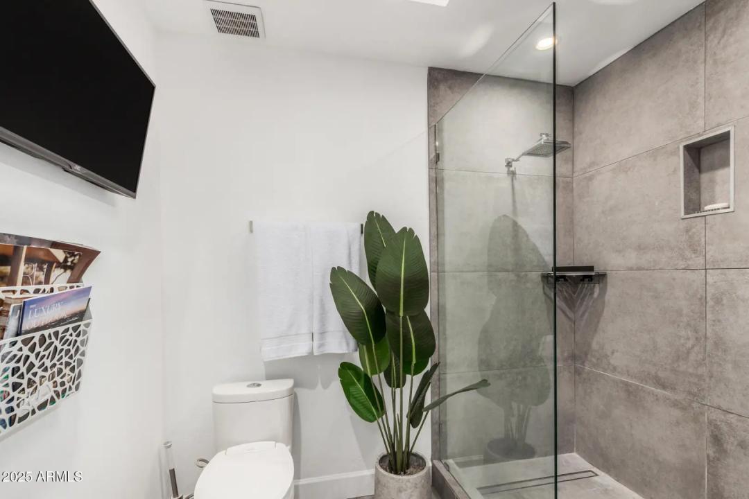 Real Estate Picture 18