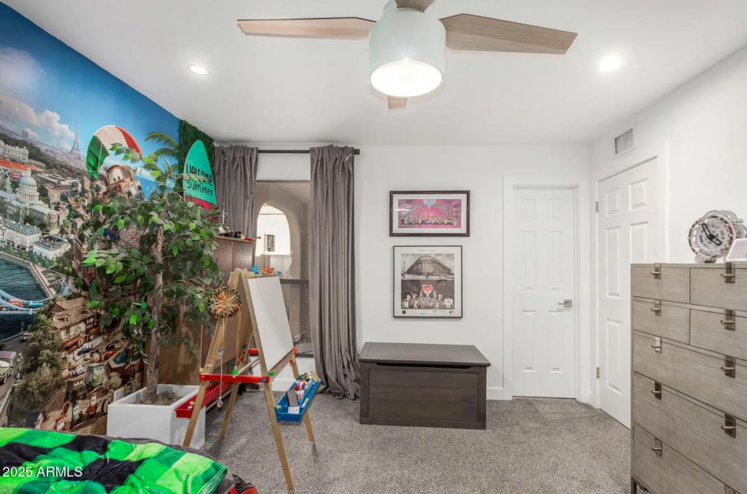 Real Estate Picture 22