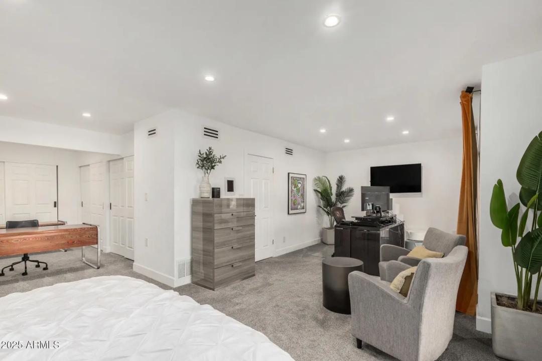 Real Estate Picture 36