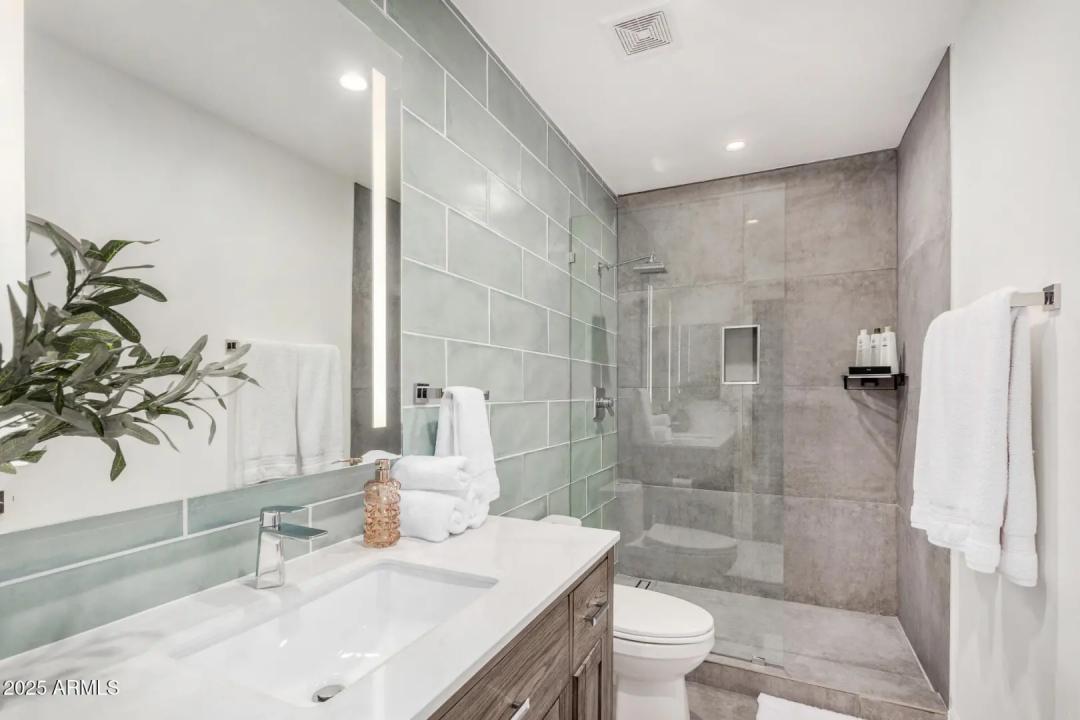 Real Estate Picture 37