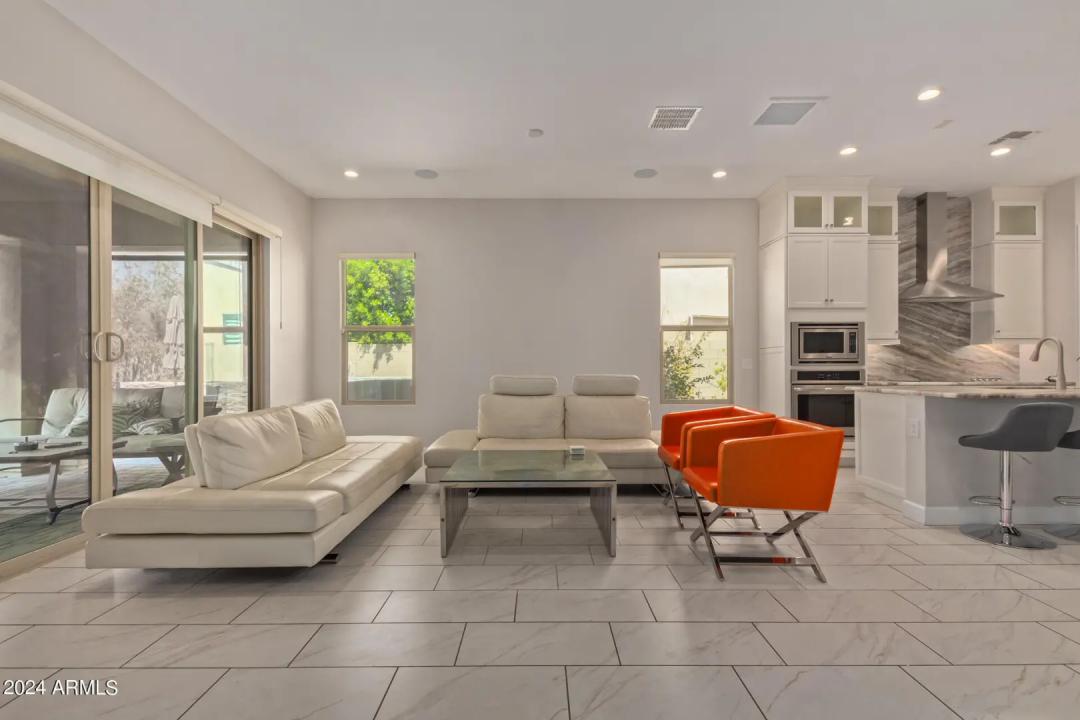 Real Estate Picture 5