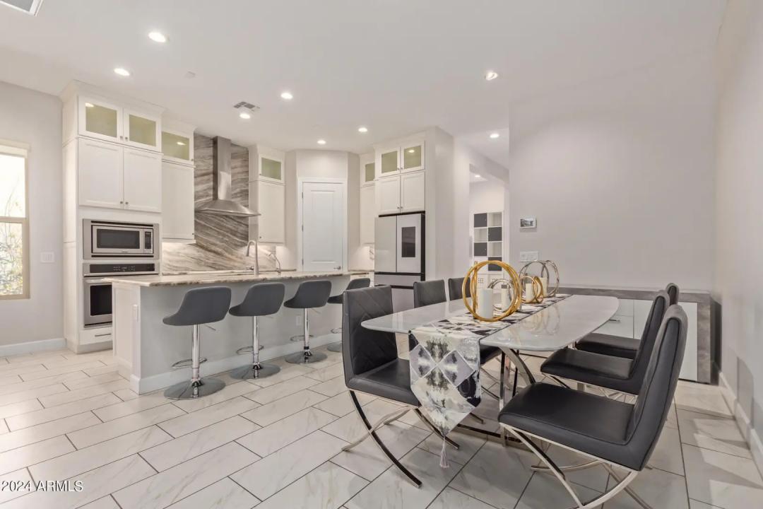 Real Estate Picture 8