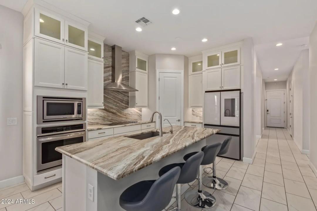 Real Estate Picture 10