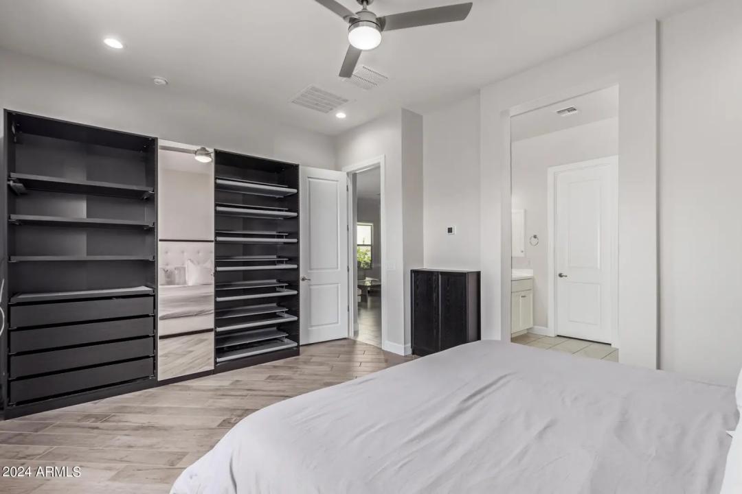 Real Estate Picture 14