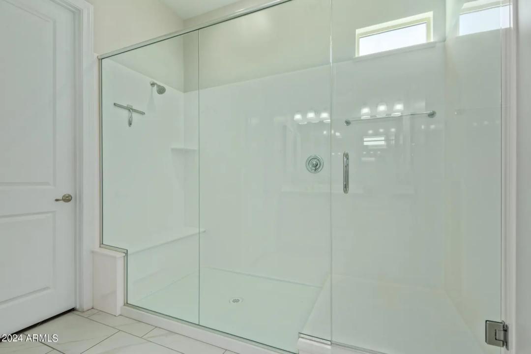 Real Estate Picture 16