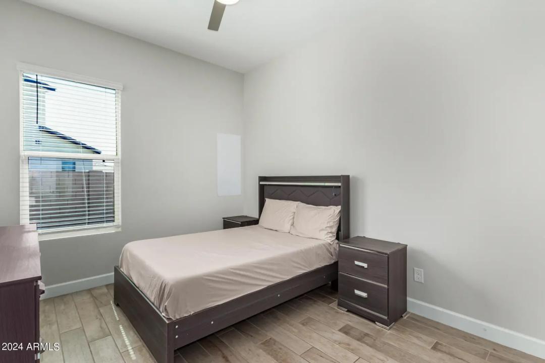 Real Estate Picture 19