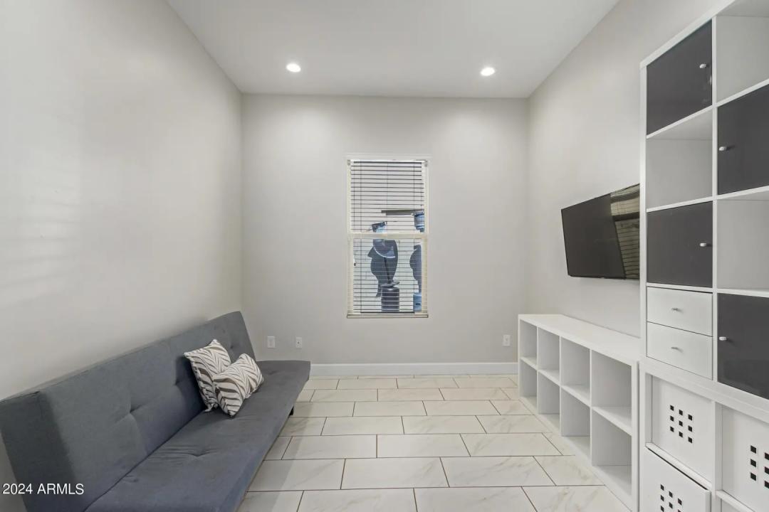 Real Estate Picture 21