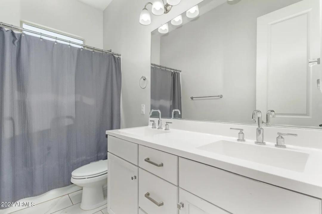 Real Estate Picture 23