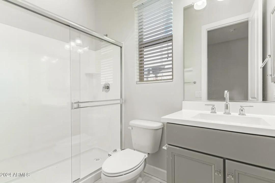 Real Estate Picture 24