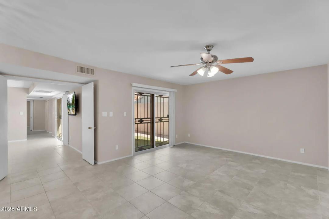 Real Estate Picture 12