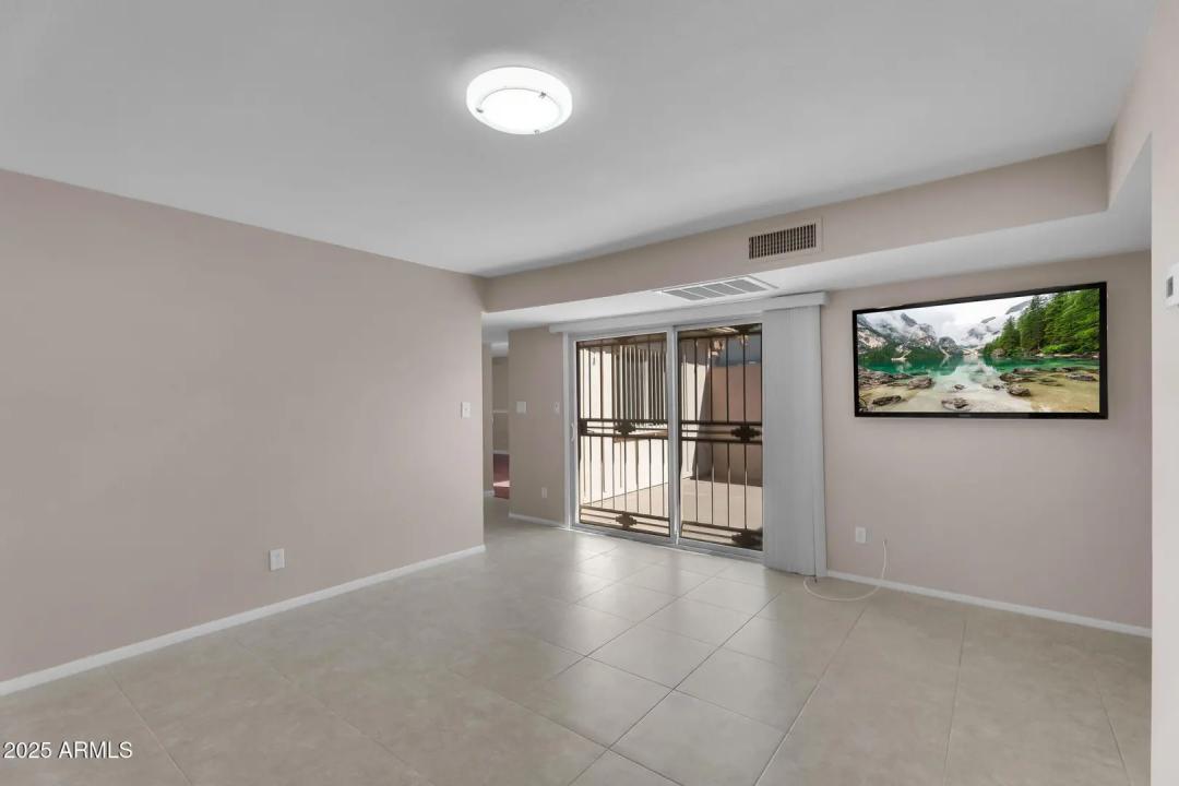 Real Estate Picture 13