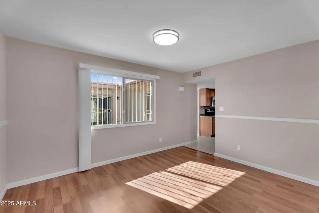 Real Estate Picture 4