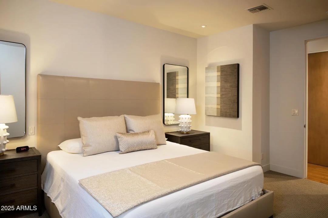 Real Estate Picture 25