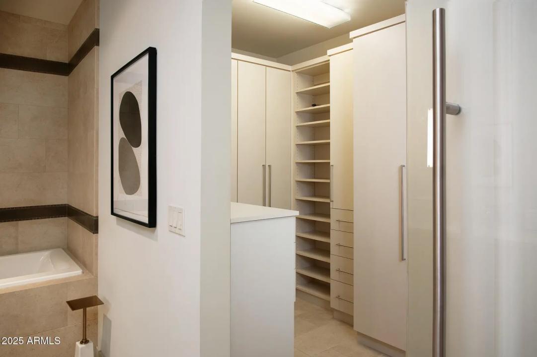 Real Estate Picture 32