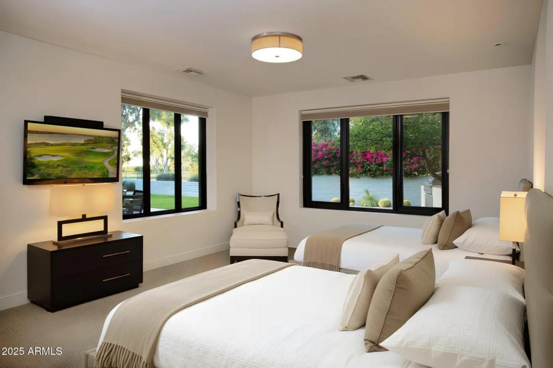 Real Estate Picture 28