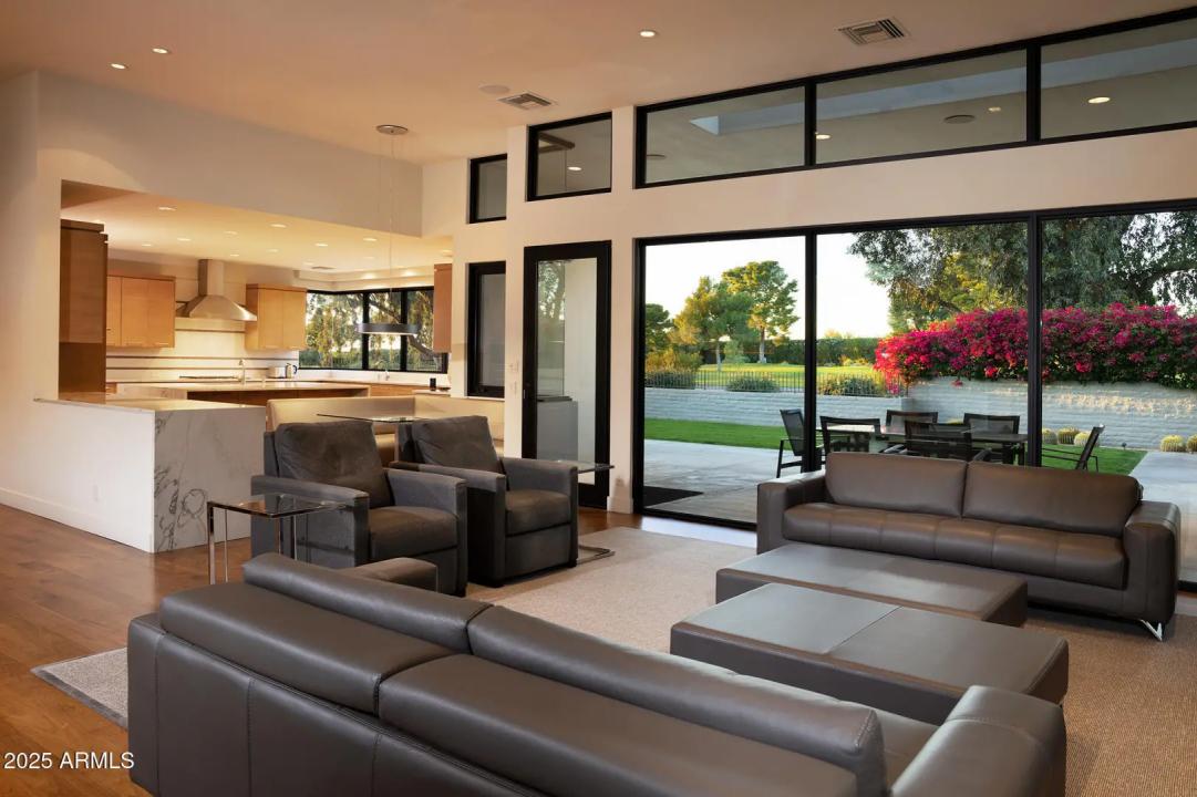 Real Estate Picture 11