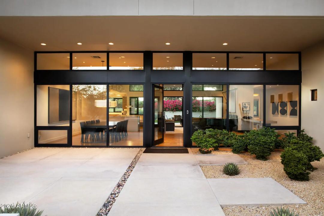 Real Estate Picture 4