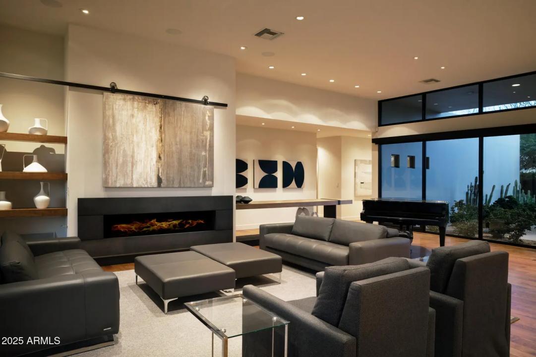 Real Estate Picture 9