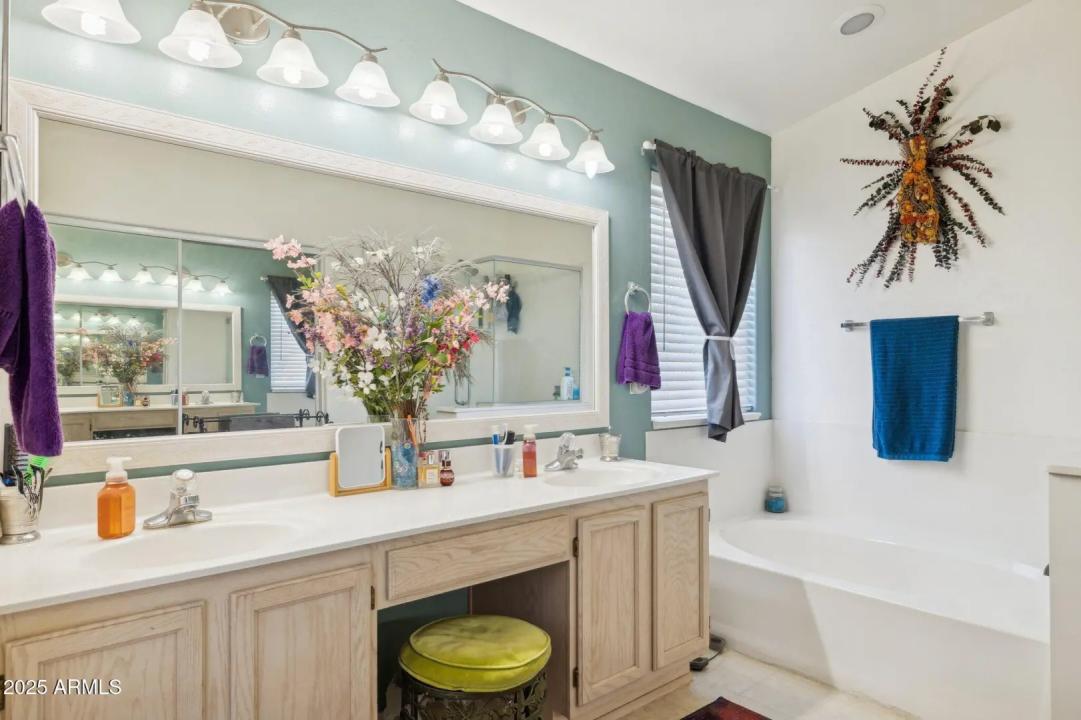 Real Estate Picture 13