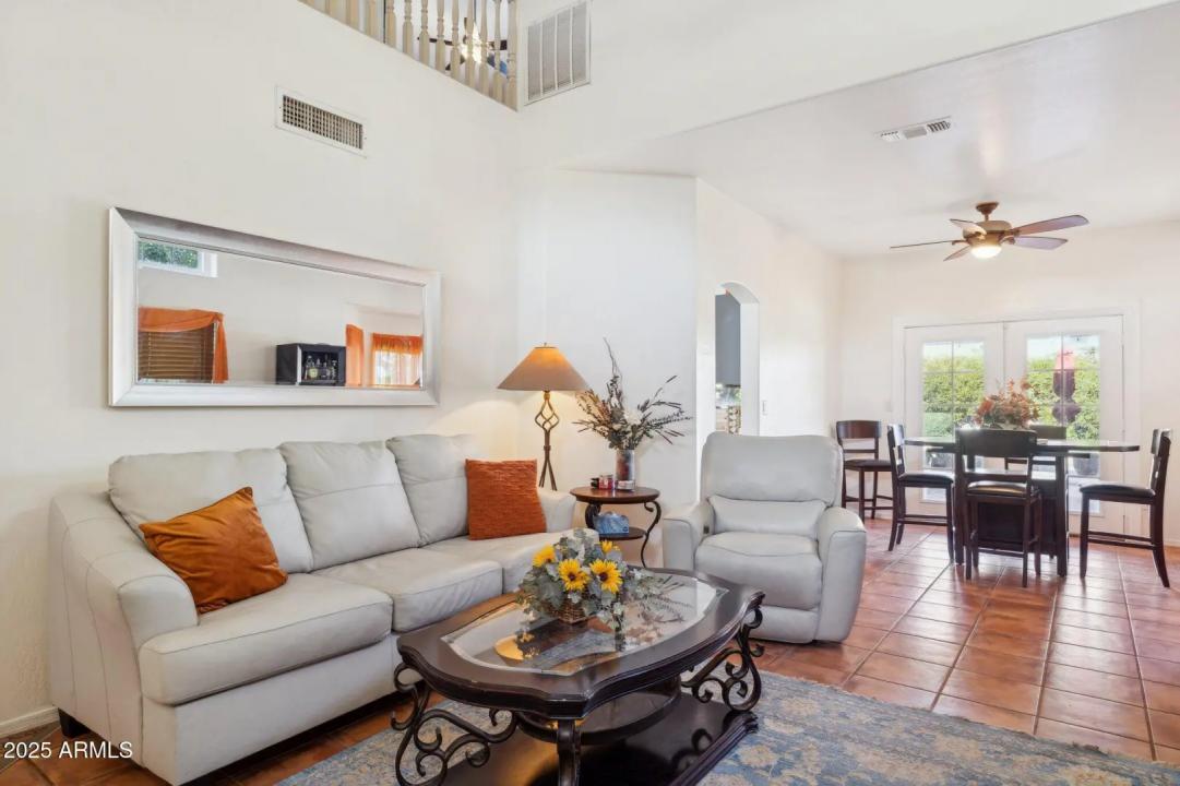 Real Estate Picture 8