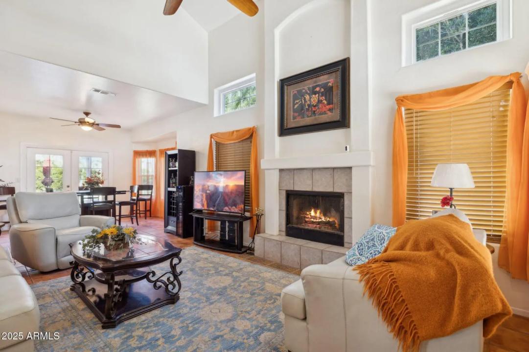 Real Estate Picture 7