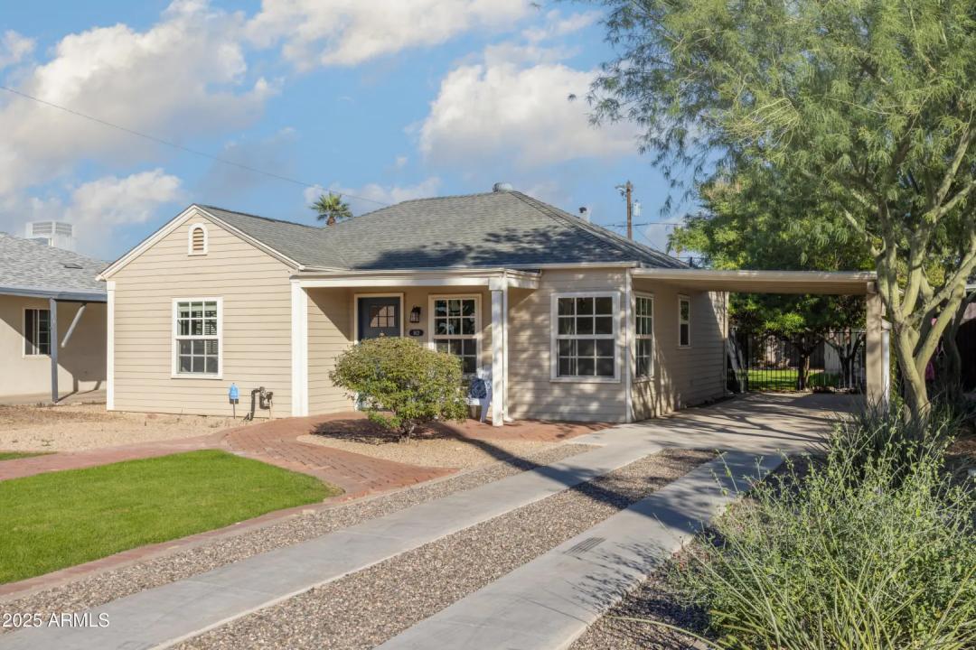 Real Estate Picture 4