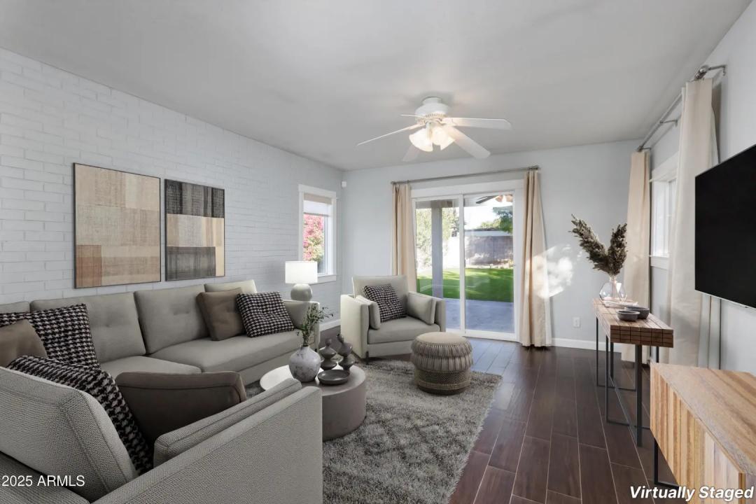 Real Estate Picture 8