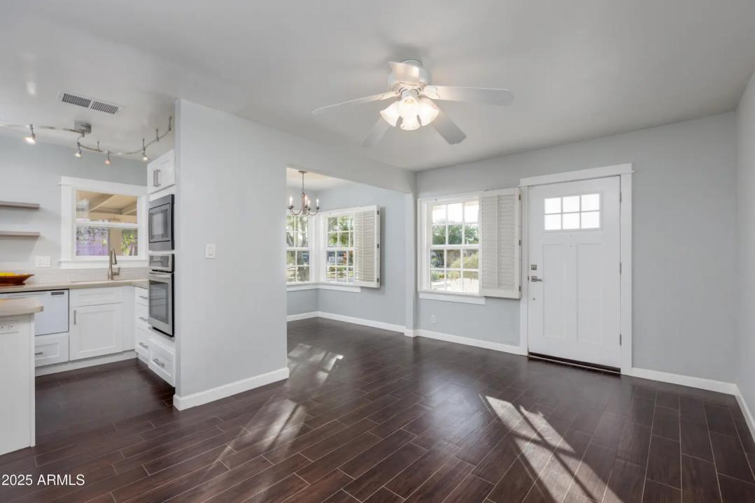 Real Estate Picture 10