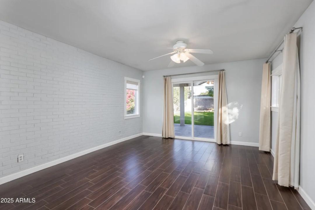 Real Estate Picture 18