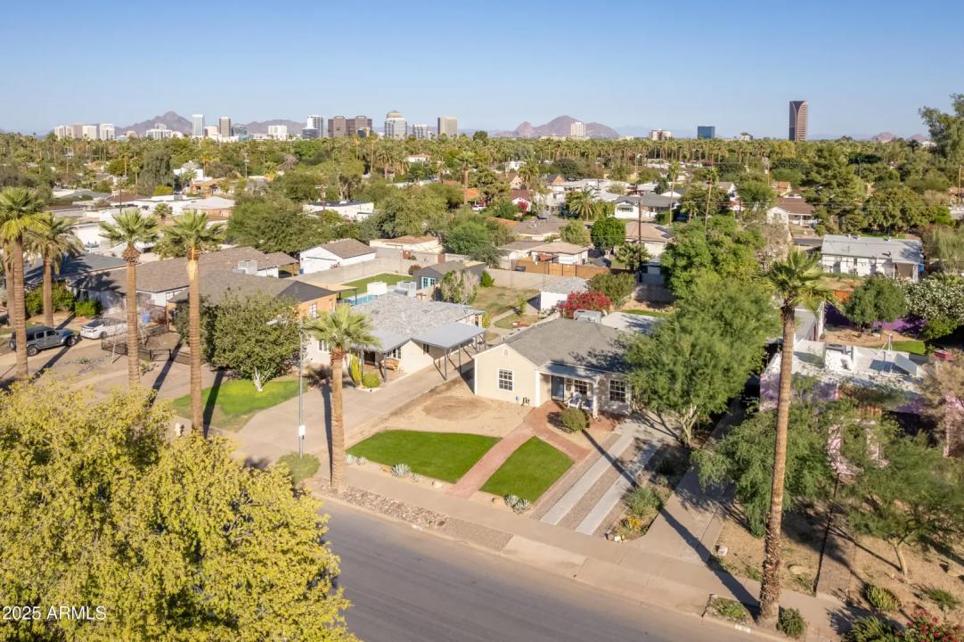 Real Estate Picture 29