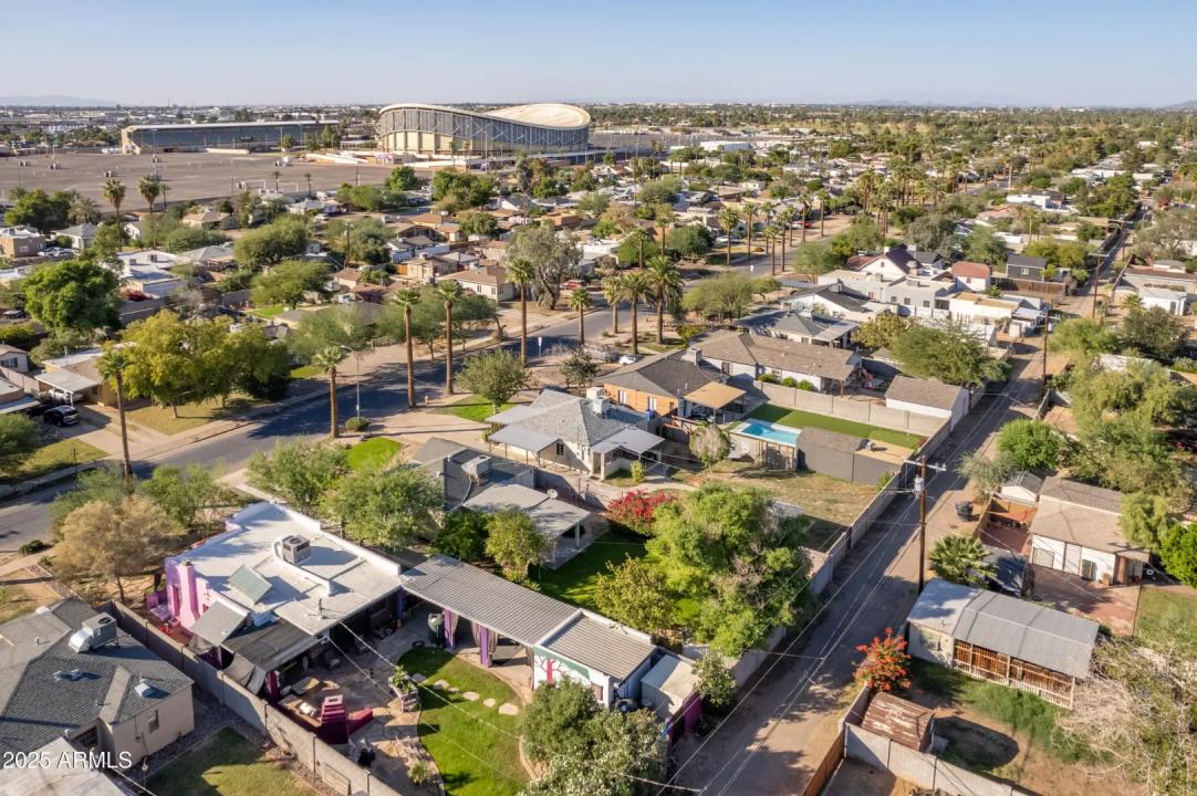 Real Estate Picture 32