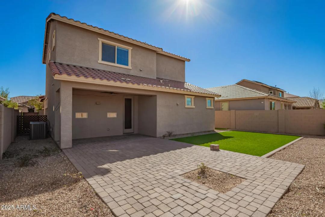 Real Estate Picture 25