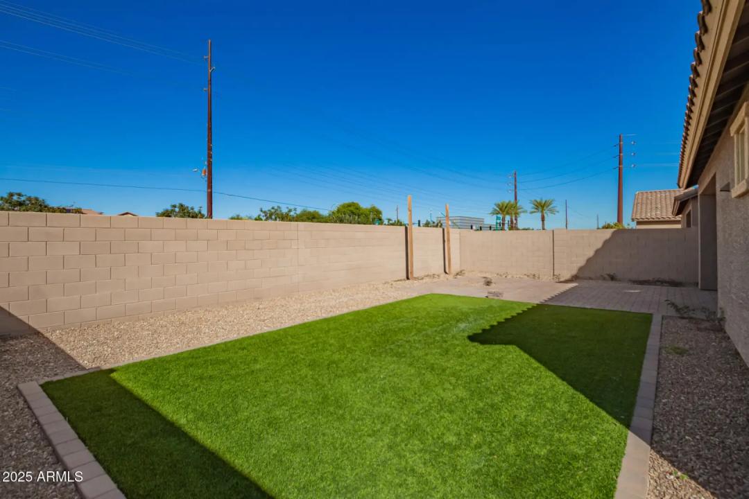 Real Estate Picture 24