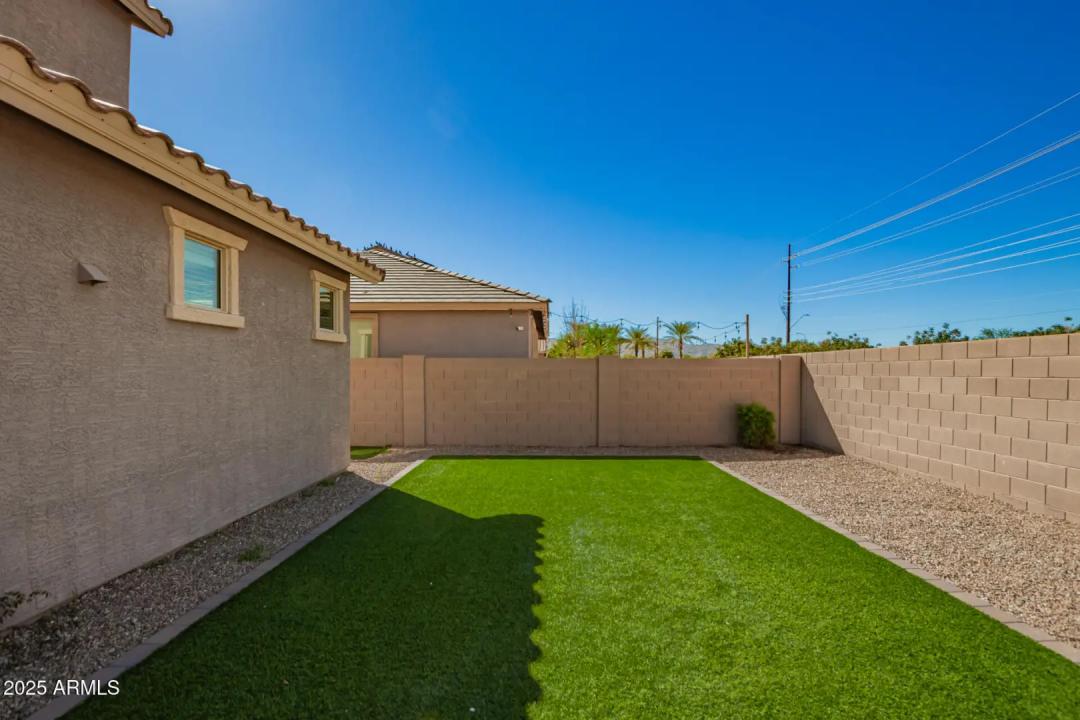 Real Estate Picture 27