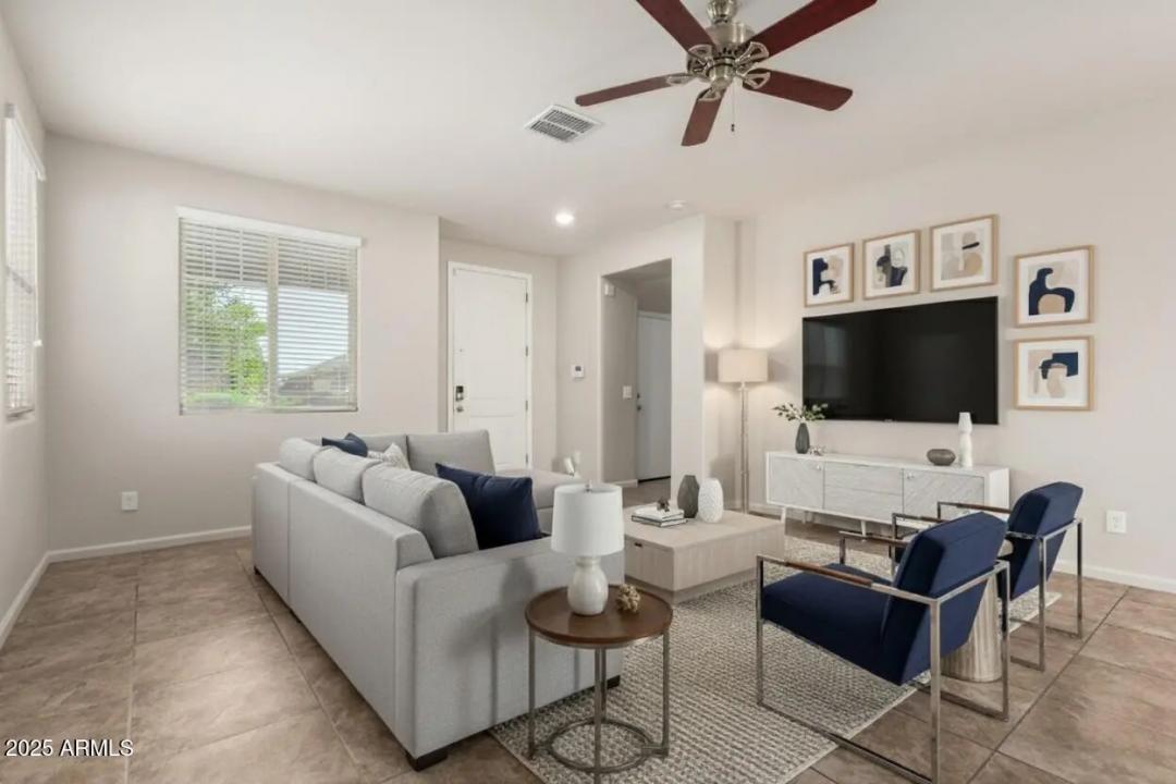 Real Estate Picture 7