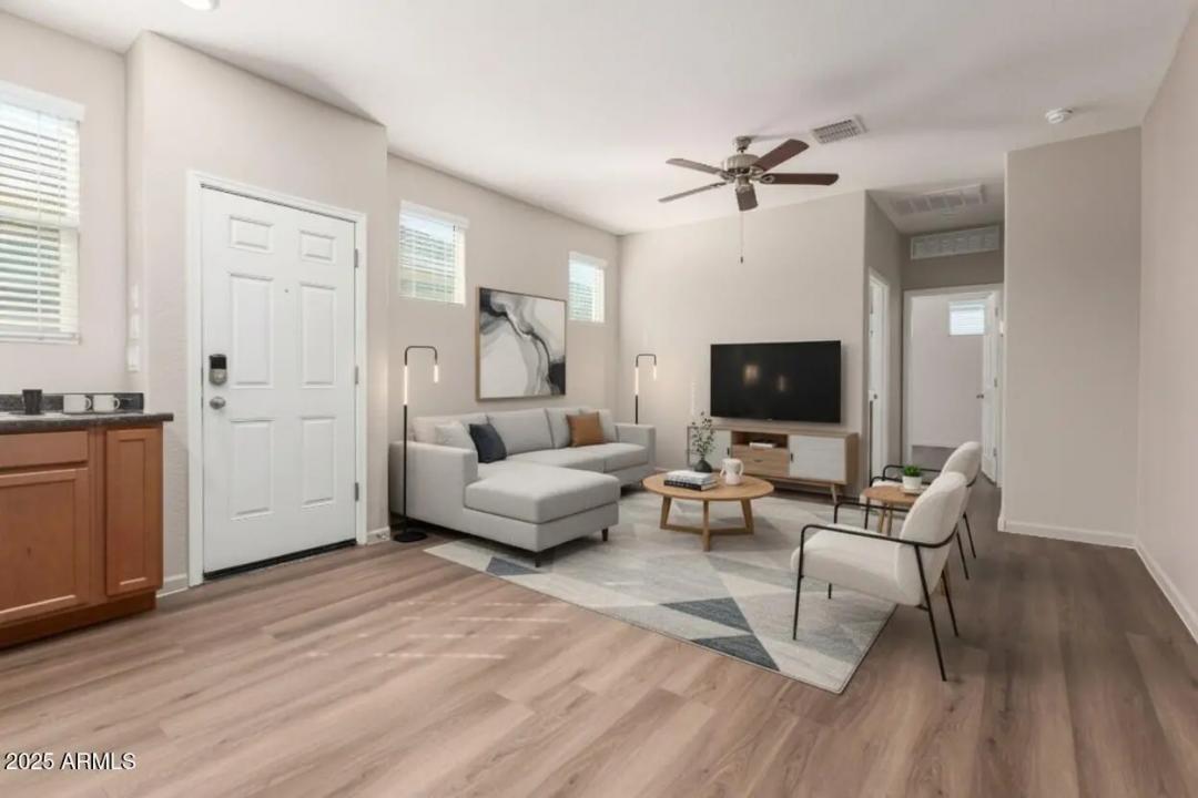 Real Estate Picture 11