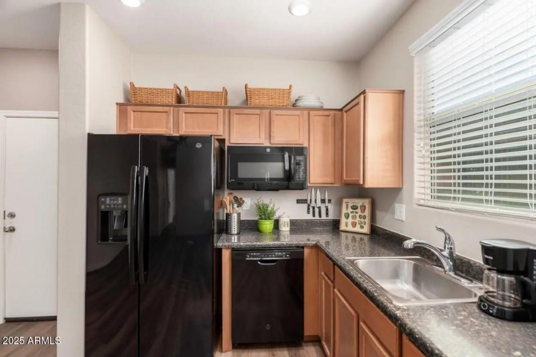 Real Estate Picture 12