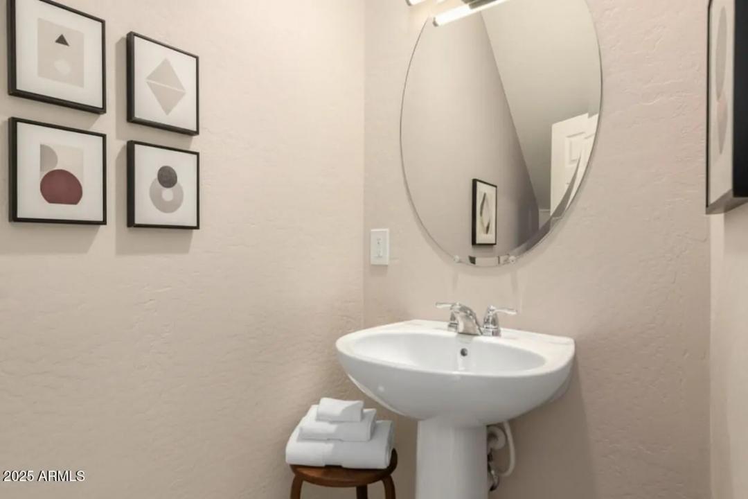 Real Estate Picture 14