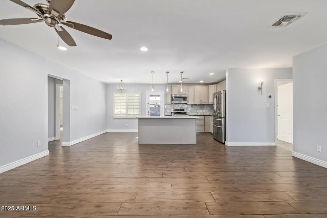 Real Estate Picture 6